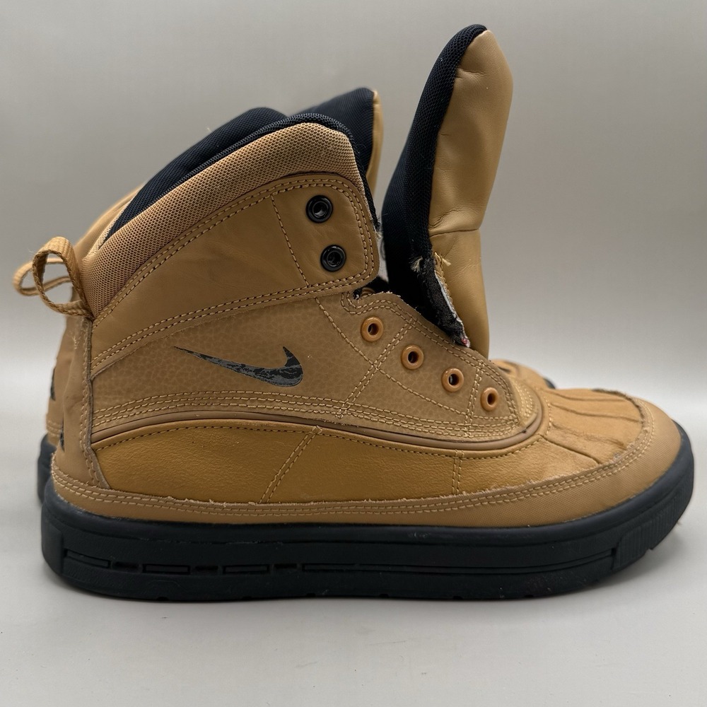 Nike ACG Waterproof SZ 5Y Woodside 2 High‎ Wheat/Black Weather Boots 524872-703